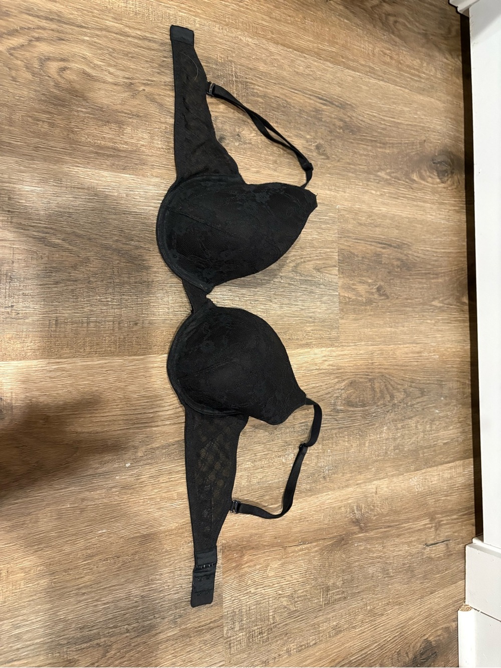 Victoria’s Secret Black Lace Underwire Bra - Women Intimates